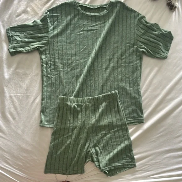 Green Ribbed Lounge Set - Picture 2 of 2